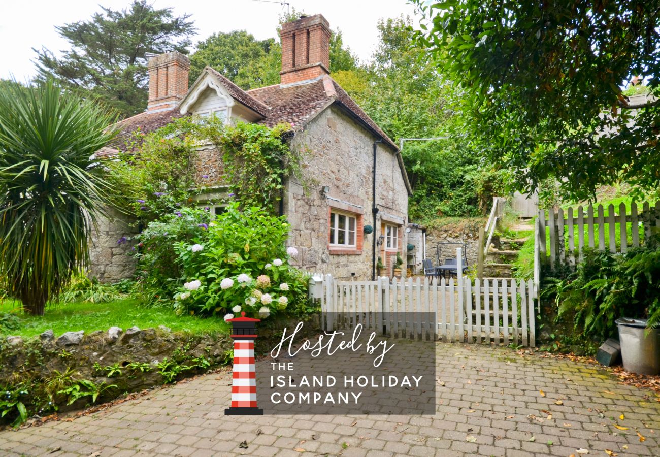 Cottage in Shanklin - 1 Apse Castle Cottage, Shanklin,  Isle of Wight.