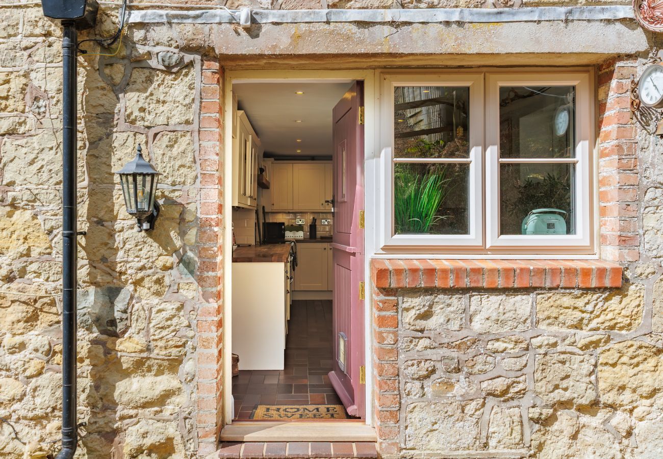 Cottage in Shanklin - 1 Apse Castle Cottages, Shanklin,  Isle of Wight.