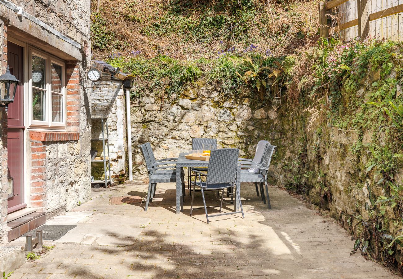 Cottage in Shanklin - 1 Apse Castle Cottages, Shanklin,  Isle of Wight.