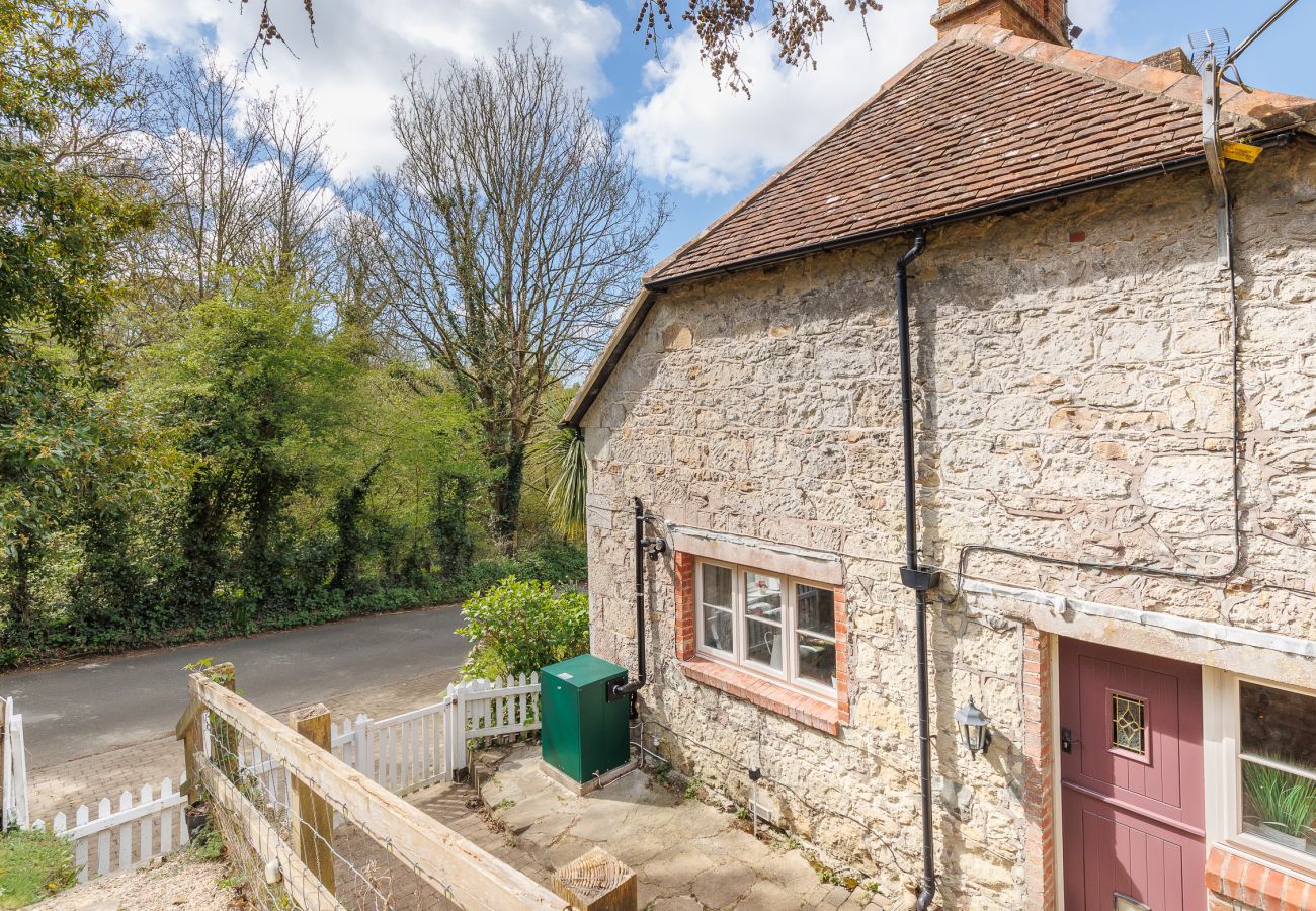 Cottage in Shanklin - 1 Apse Castle Cottages, Shanklin,  Isle of Wight.