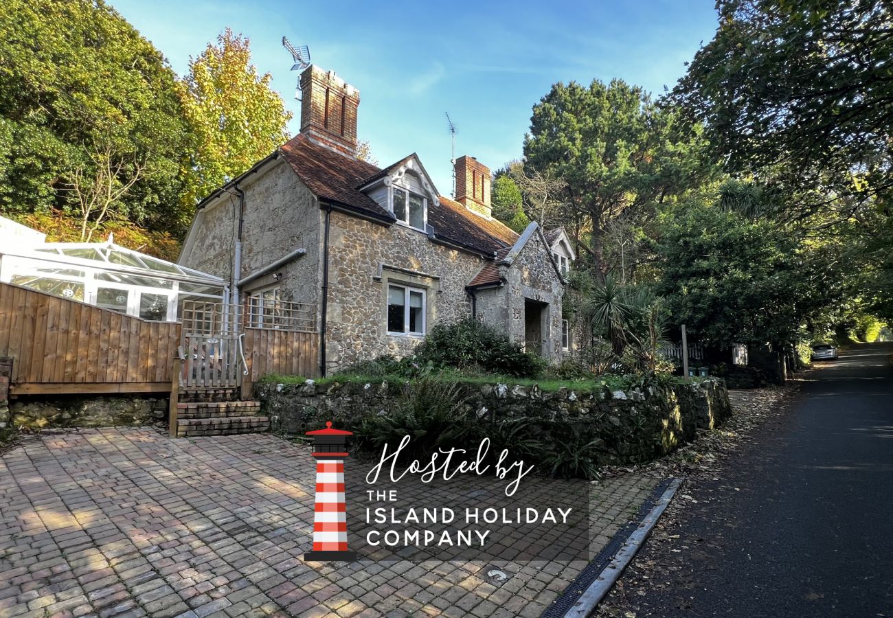 Cottage in Shanklin - 2 Apse Castle Cottage, The Isle of Wight.