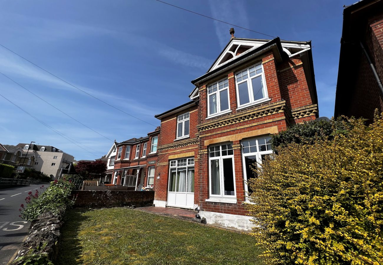 House in Shanklin - Briar Bank, The Isle of Wight.