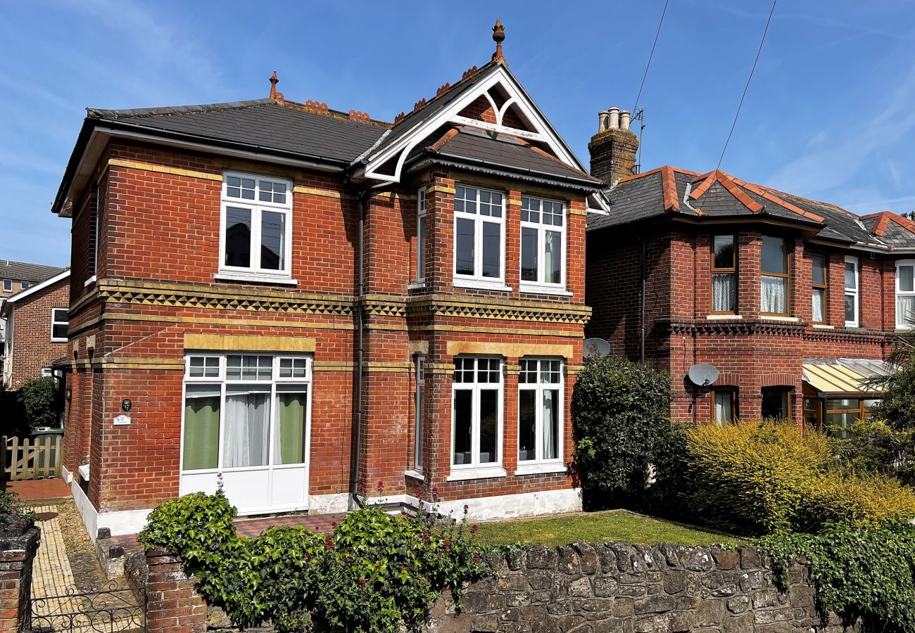 House in Shanklin - Briar Bank, The Isle of Wight.