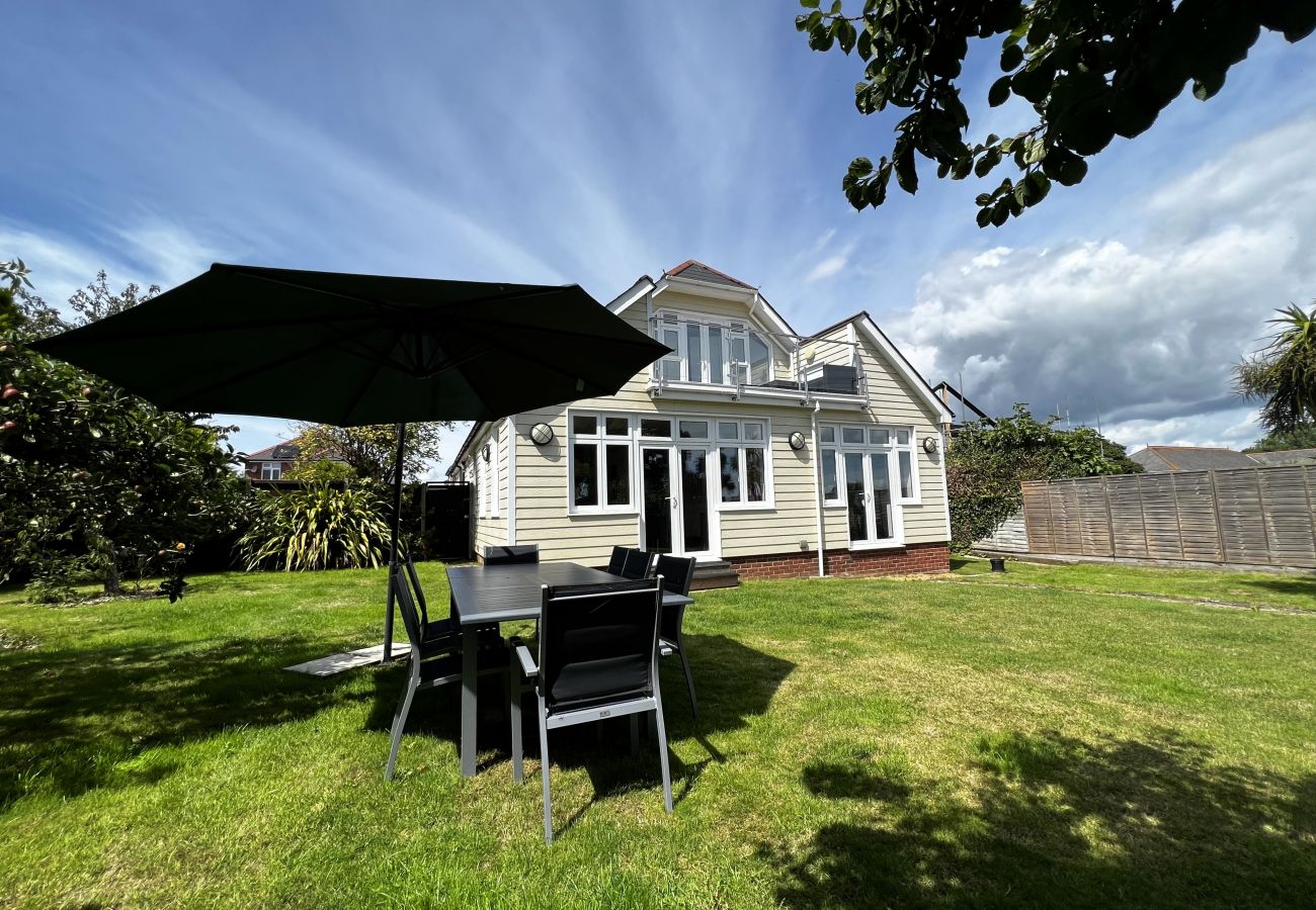 House in Shanklin - Littlestairs, The Isle of Wight.