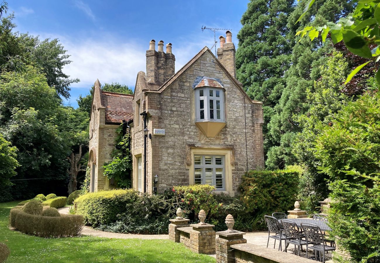 House in Ryde - Middle Lodge, The Isle of Wight.