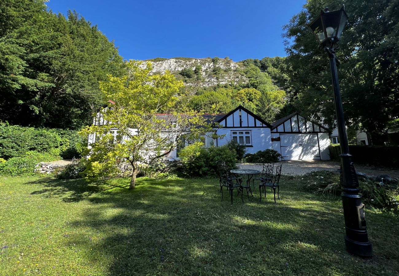 Bungalow in St Lawrence - Monte Bre, The Isle of Wight.