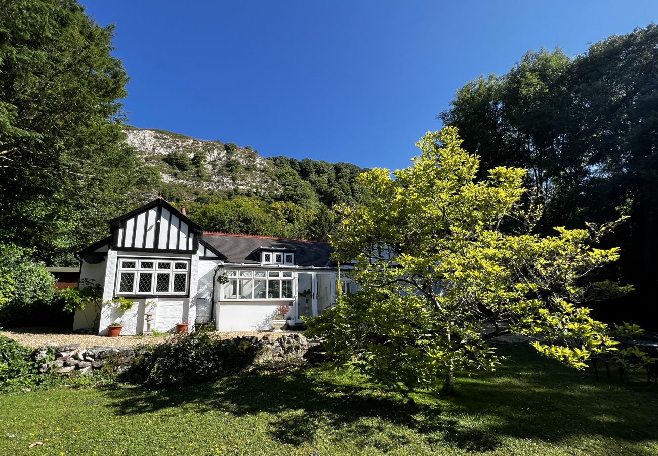 Bungalow in St Lawrence - Monte Bre, The Isle of Wight.