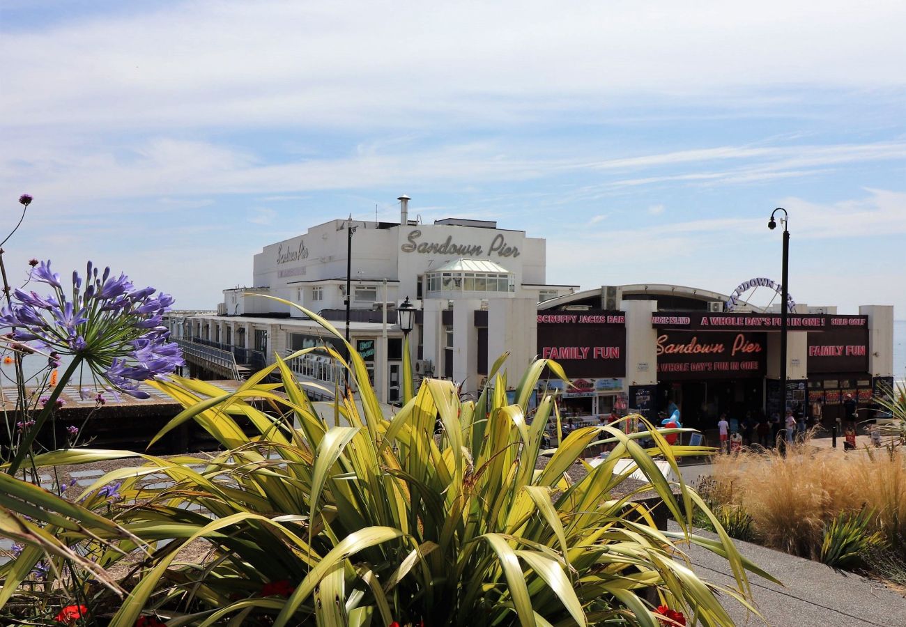 Apartment in Sandown - The Beach Retreat, The Isle of Wight. 