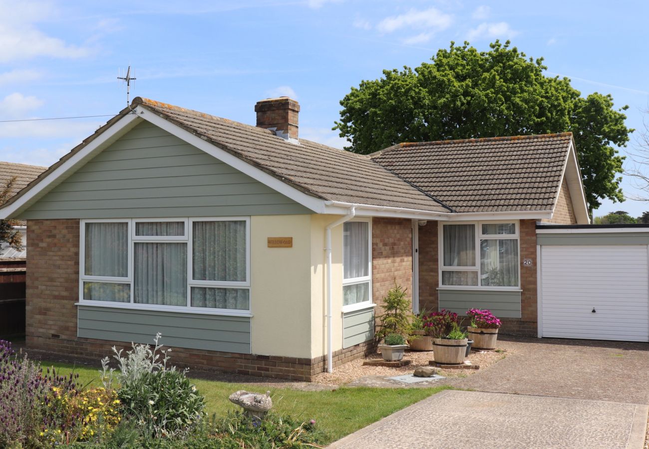 Bungalow in Seaview - Willow-Oak, The Isle of Wight. 