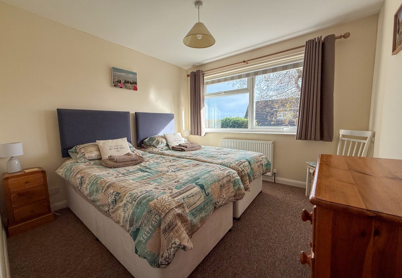 Bungalow in Seaview - Willow-Oak, The Isle of Wight. 