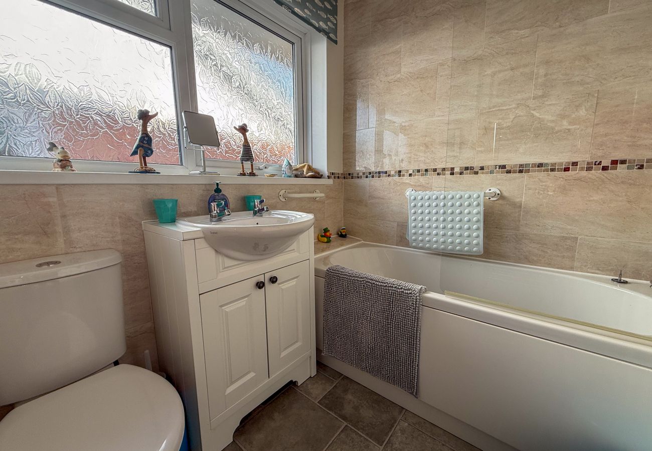 Bungalow in Seaview - Willow-Oak, The Isle of Wight. 