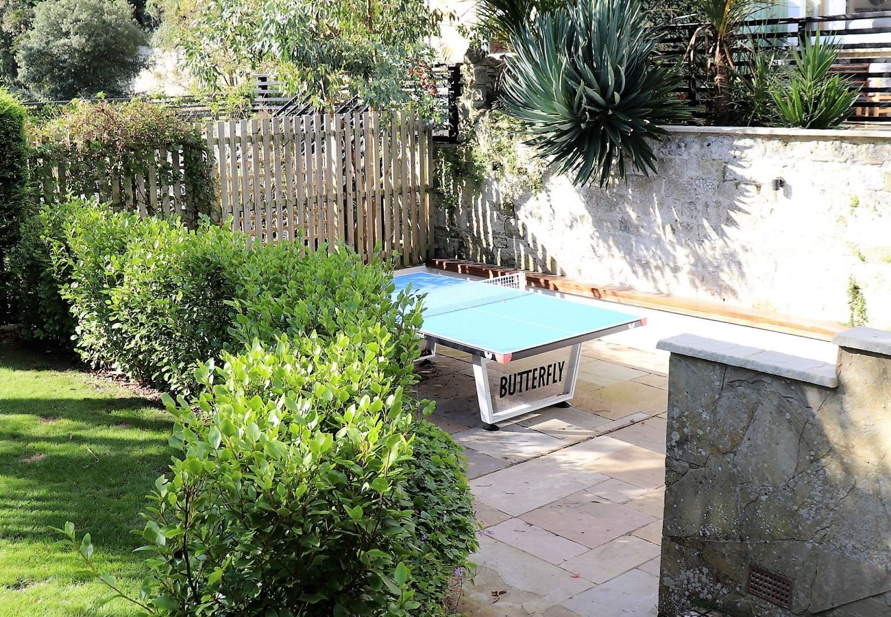 Pet friendly garden with table tennis