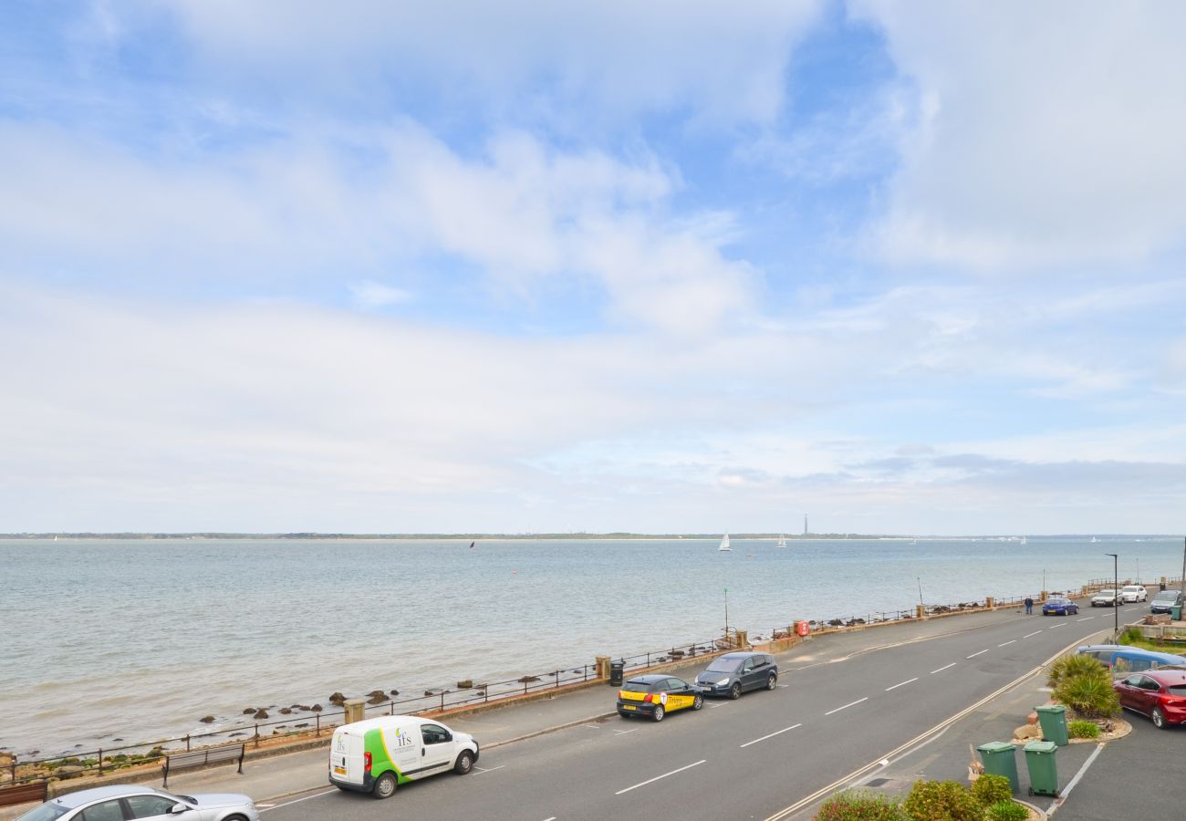 House in Gurnard - Princes Esplanade The Isle of Wight