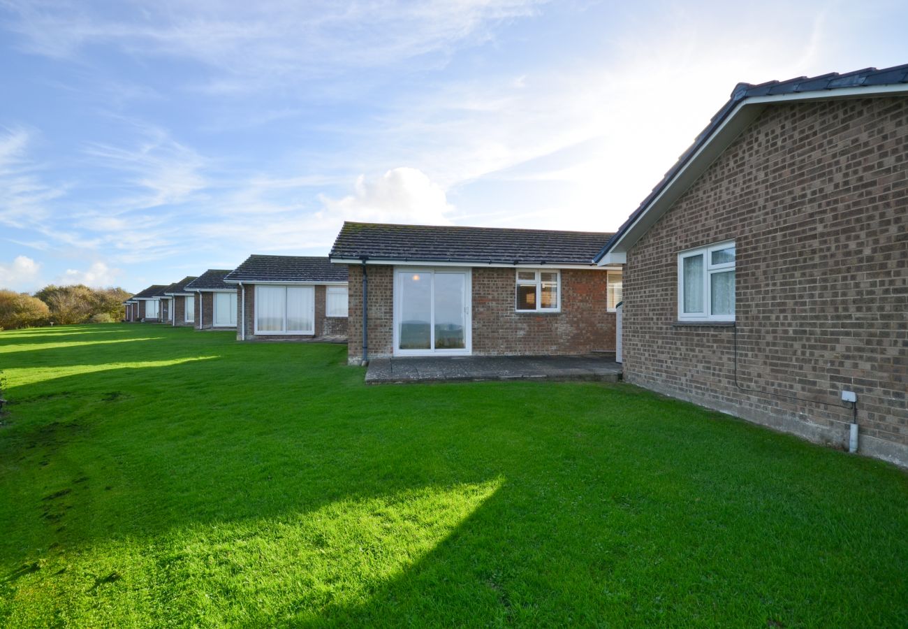 Bungalow in Freshwater - Brambles Farm Bungalow - Isle of Wight