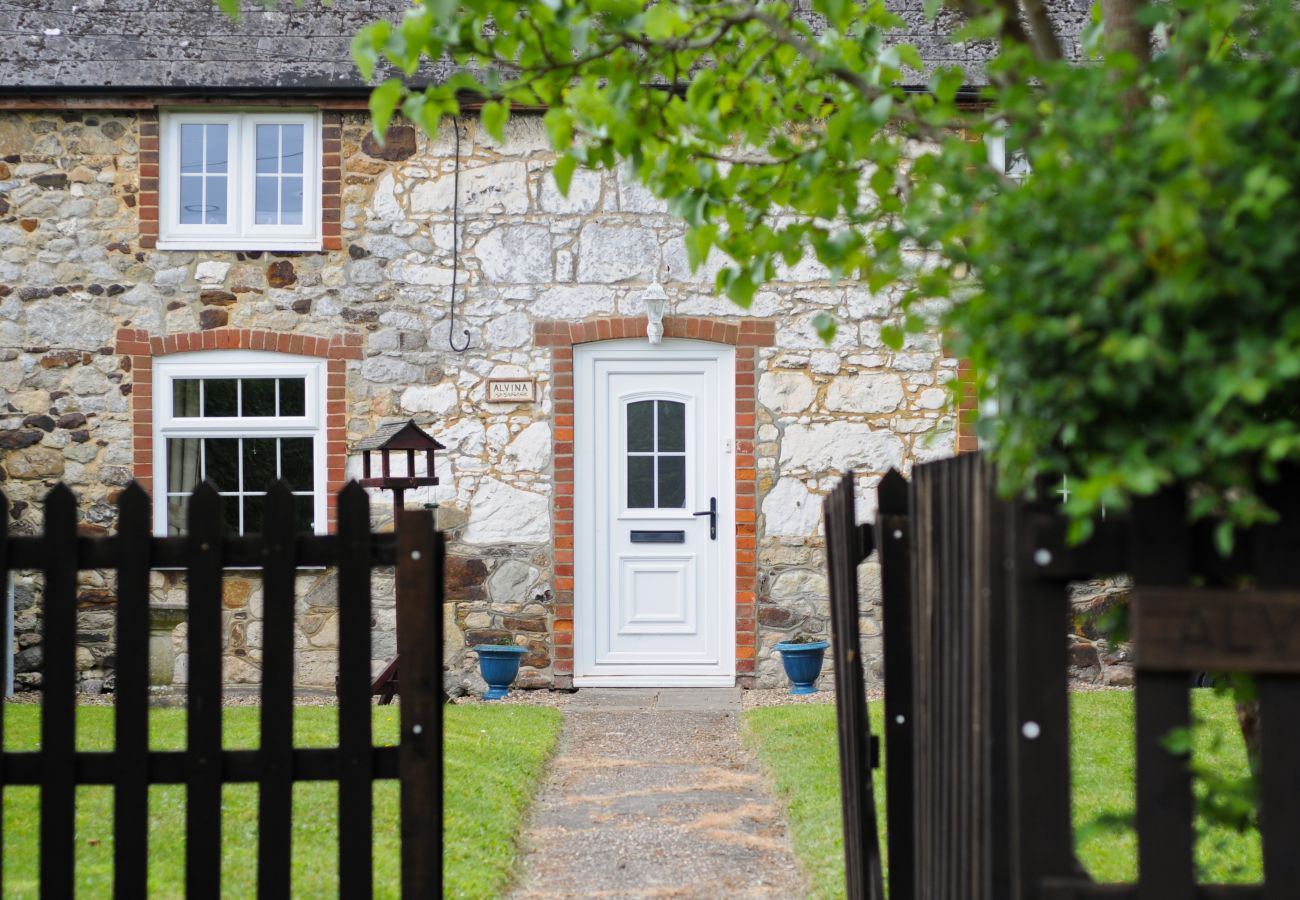 Cottage in Freshwater - Alvina Isle of Wight