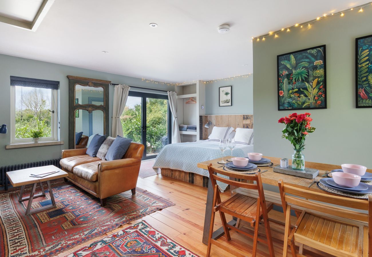 Studio in Ryde - The Little Dairy Studio - Isle of Wight
