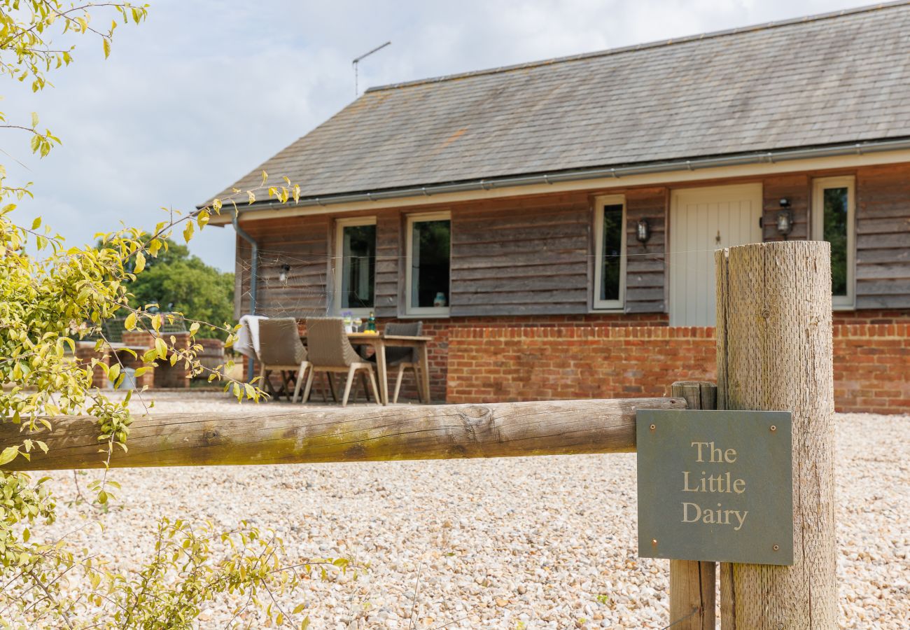 Cottage in Ryde - The Little Dairy - Park Farm 