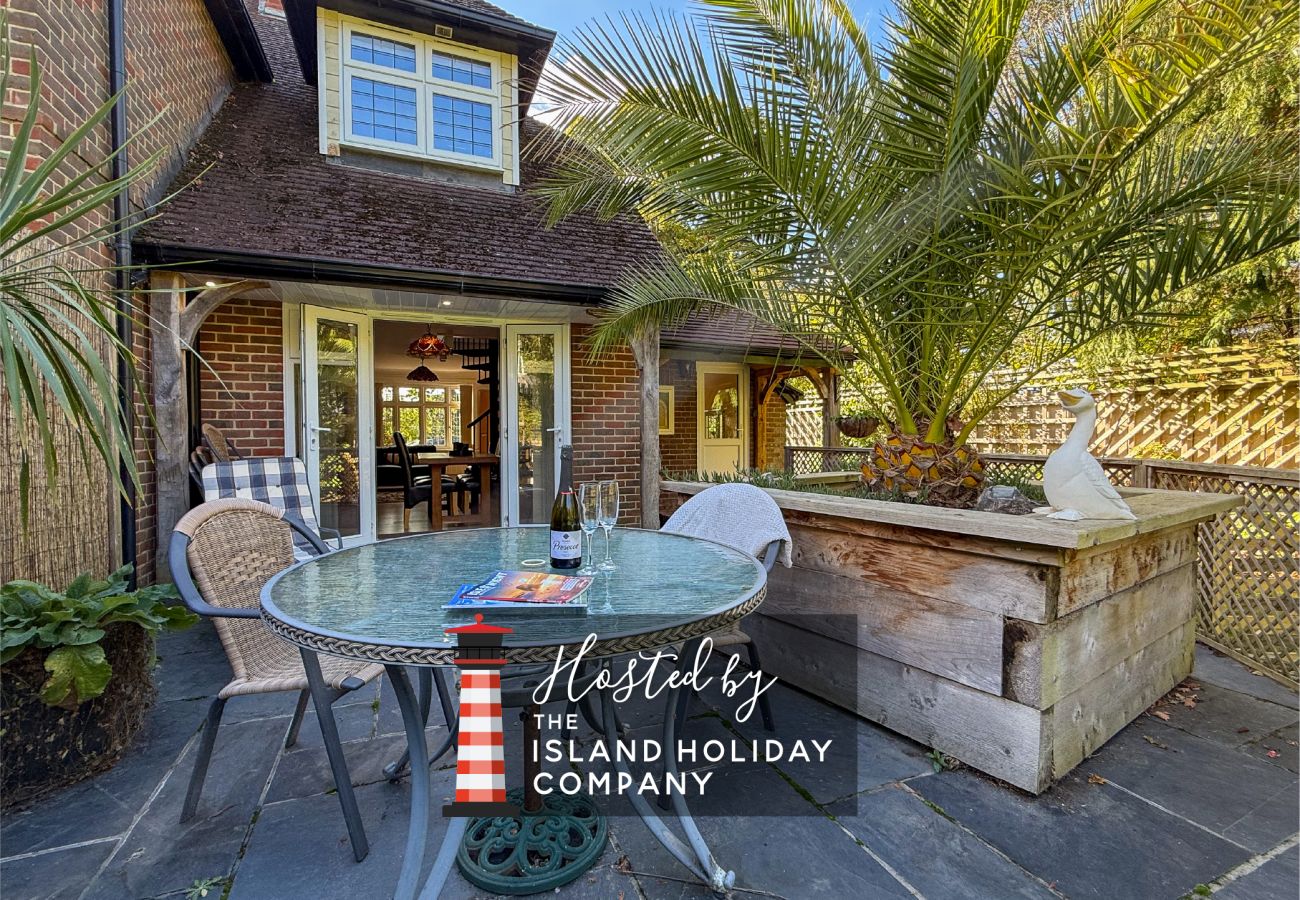 Cottage in Wootton Bridge - Squirrel Haven 