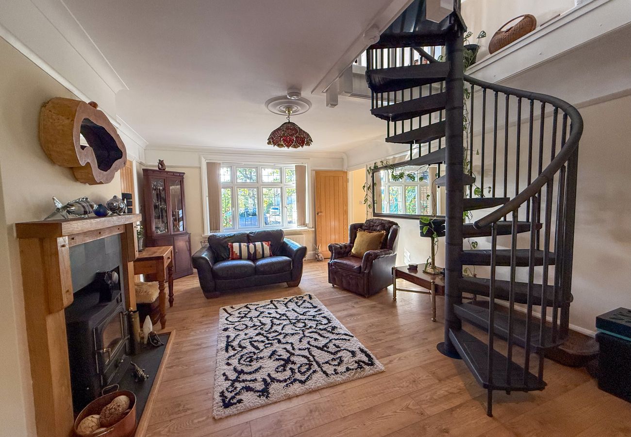 Cottage in Wootton Bridge - Squirrel Haven 