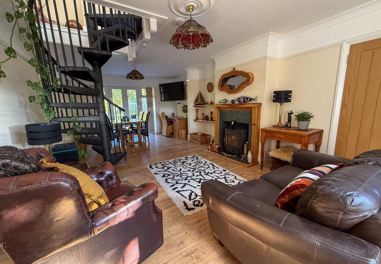 Cottage in Wootton Bridge - Squirrel Haven 