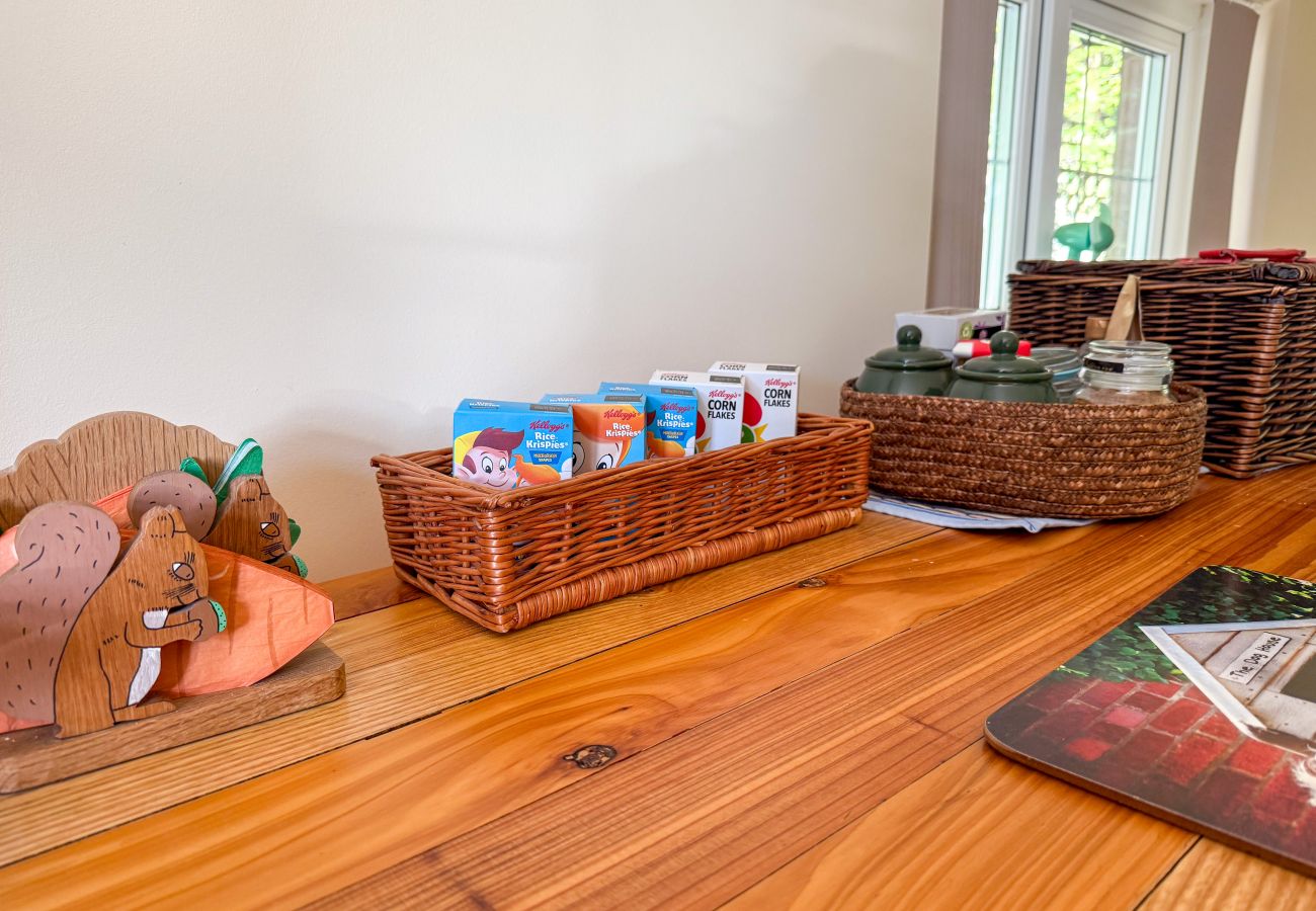 Cottage in Wootton Bridge - Squirrel Haven 