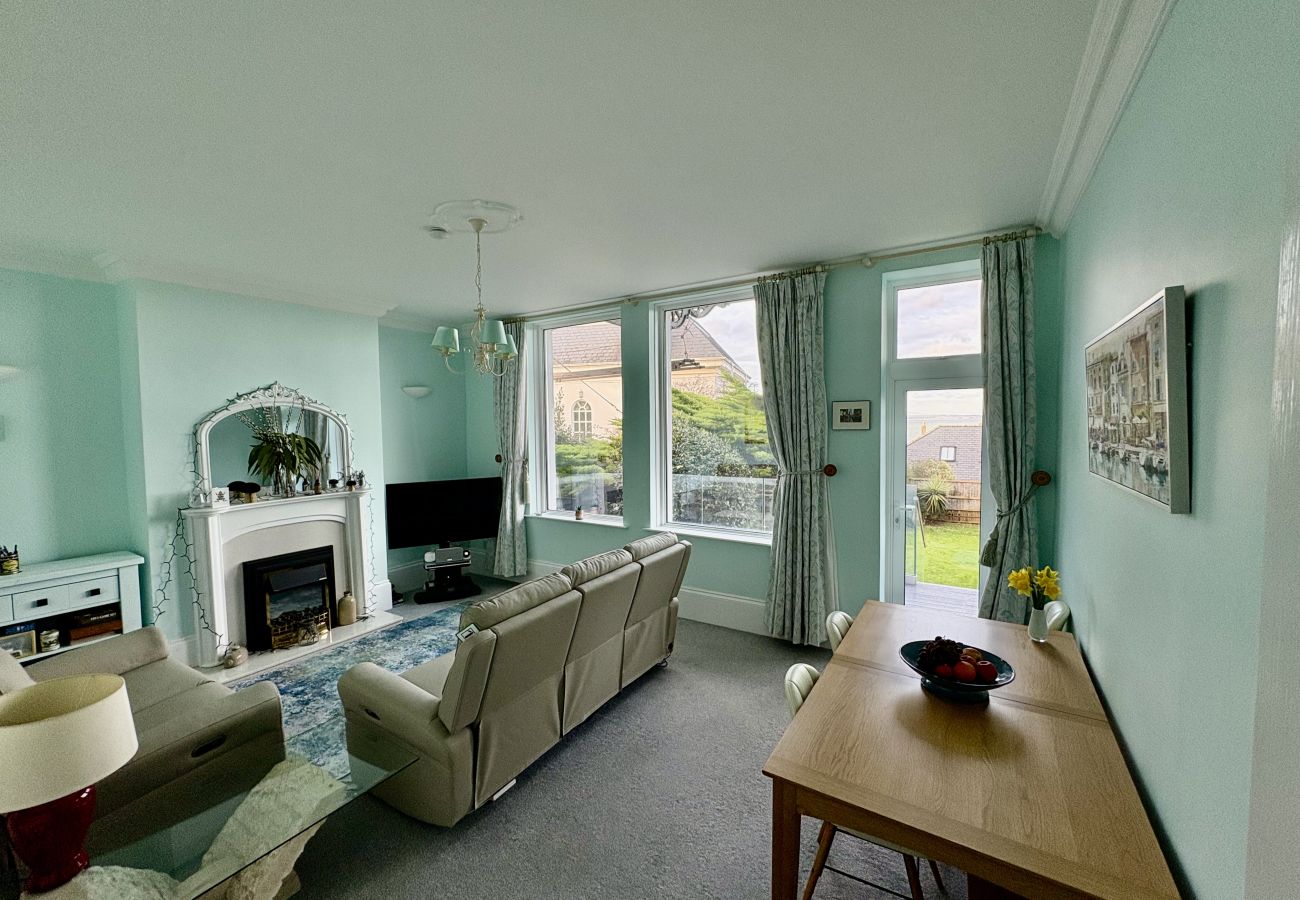 Apartment in Cowes - Cowes Garden Apartment 