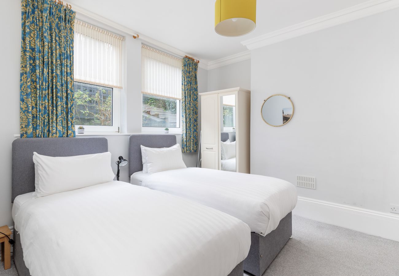 Apartment in Cowes - Solent Garden 