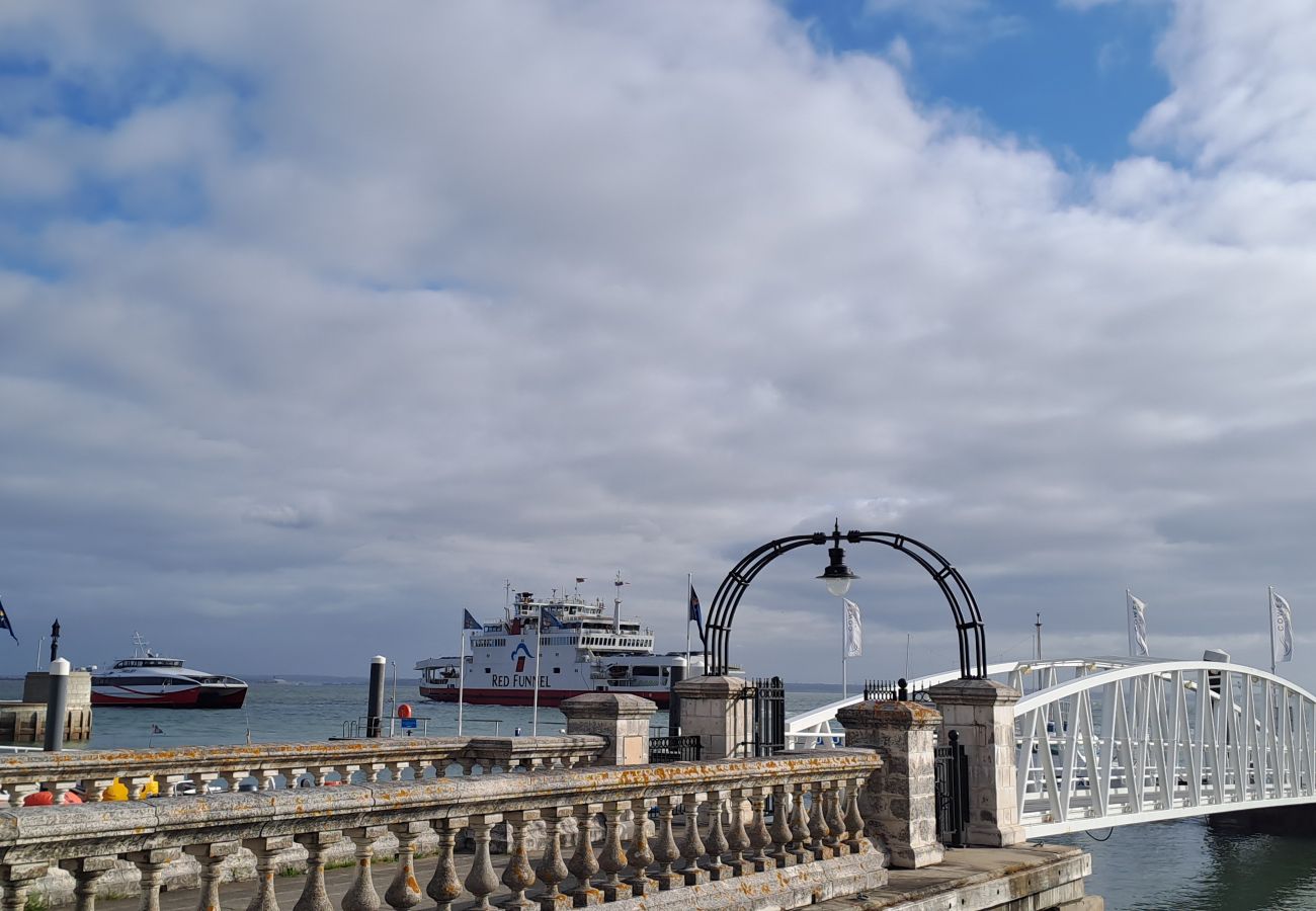 Apartment in Cowes - Solent Garden 