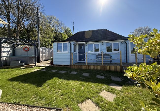 Bungalow in Bembridge - Red Cedars