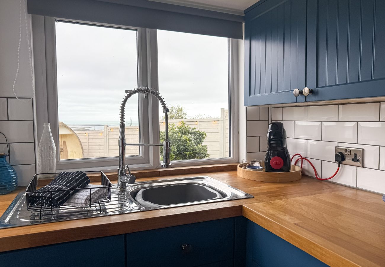 Bungalow in Bembridge - Red Cedars