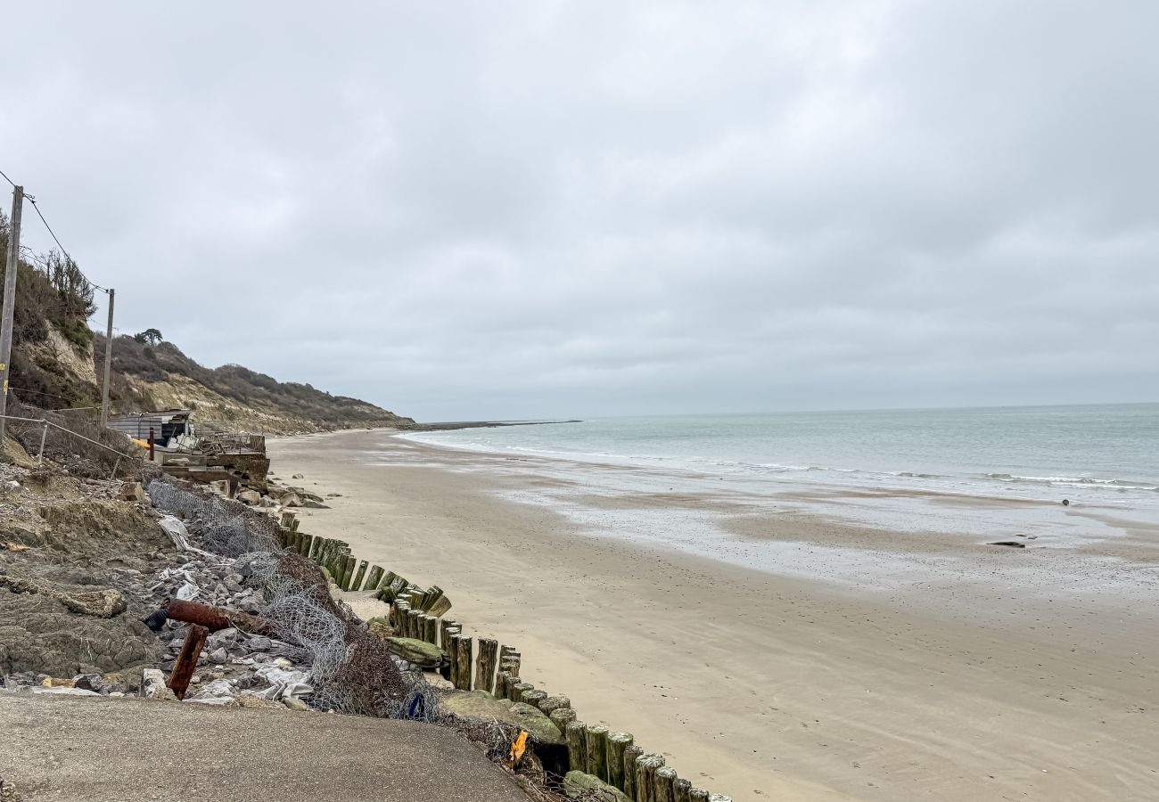Bungalow in Bembridge - Red Cedars