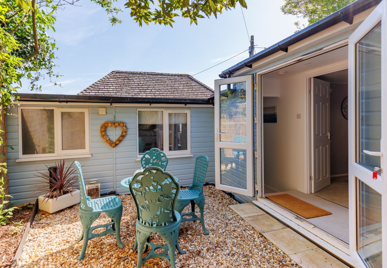 Bungalow in Bembridge - Red Cedars with Private Hot Tub 