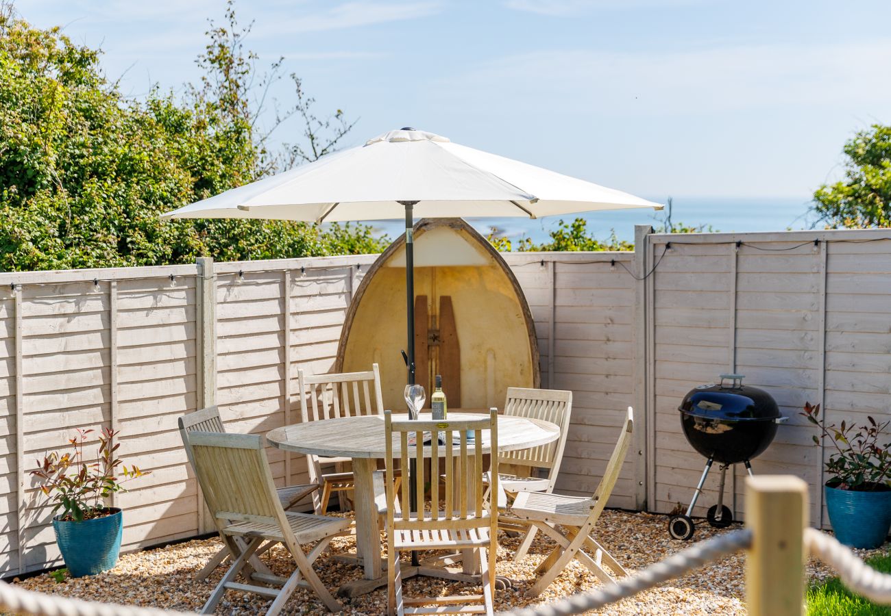 Bungalow in Bembridge - Red Cedars with Private Hot Tub 