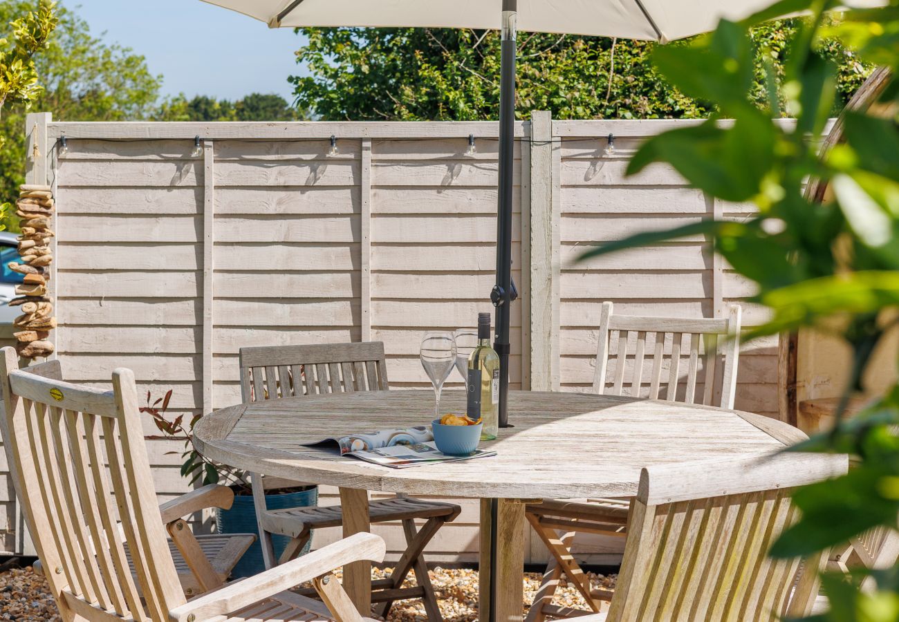 Bungalow in Bembridge - Red Cedars with Private Hot Tub 