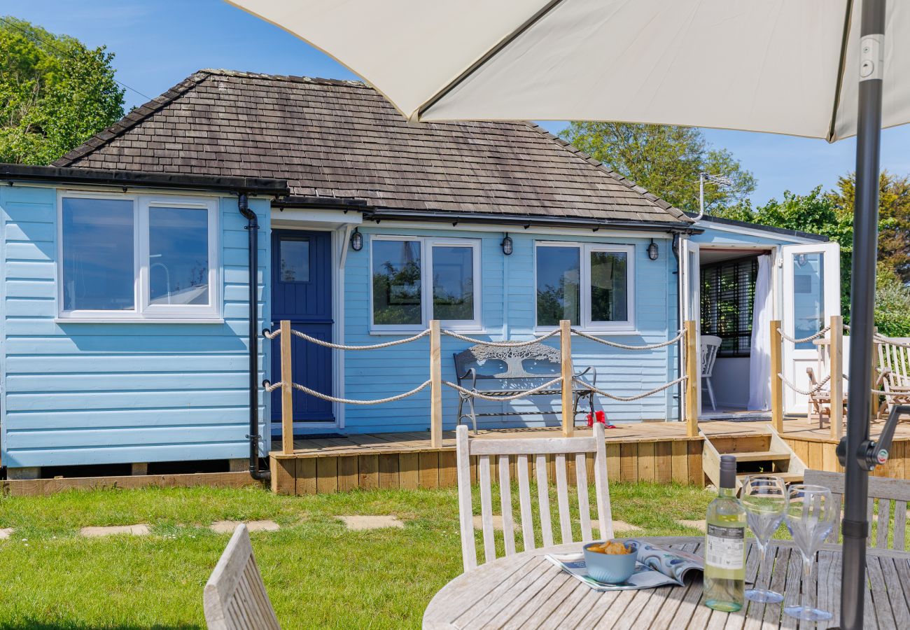 Bungalow in Bembridge - Red Cedars with Private Hot Tub 