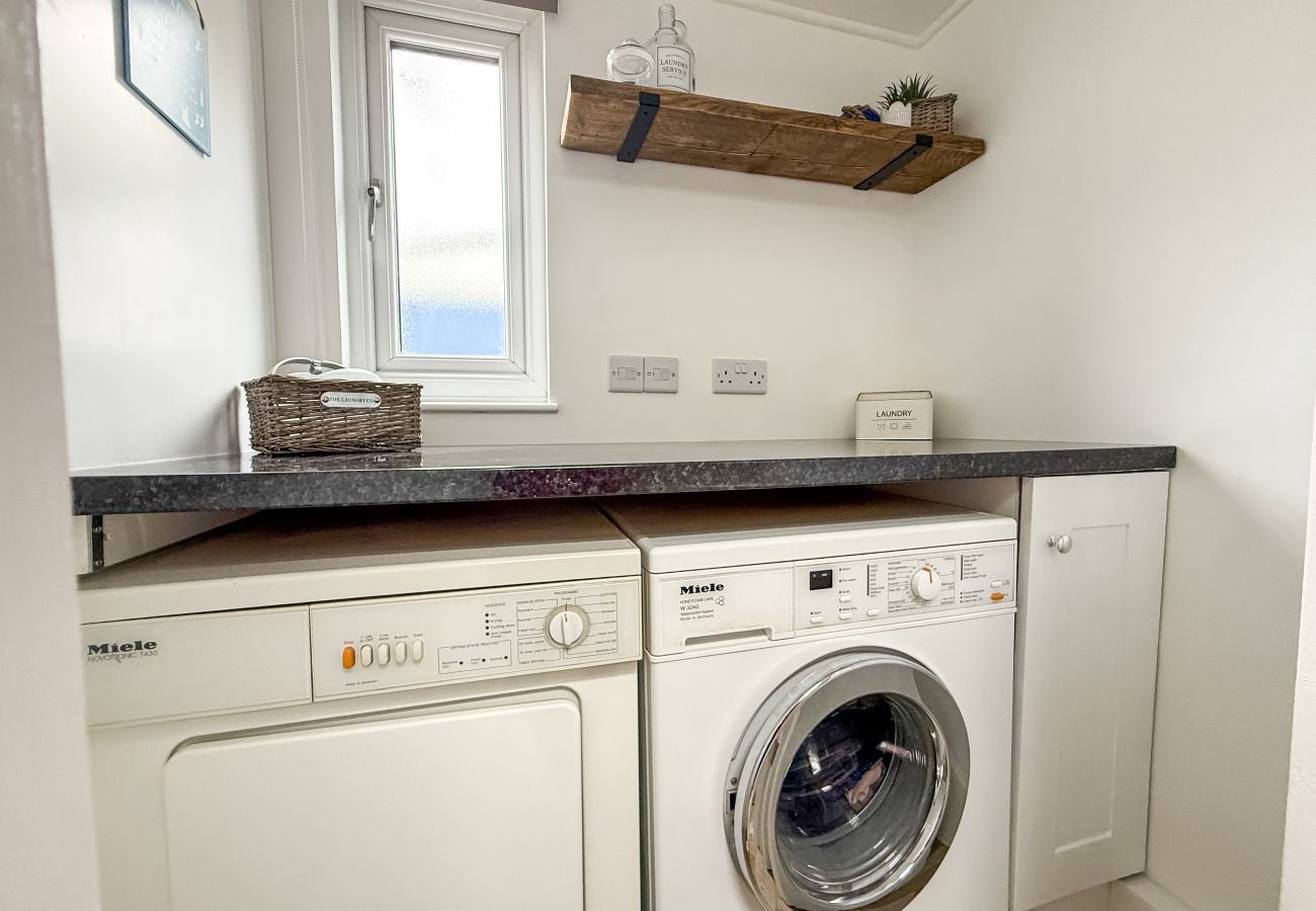 Bungalow in Bembridge - Red Cedars with Private Hot Tub 