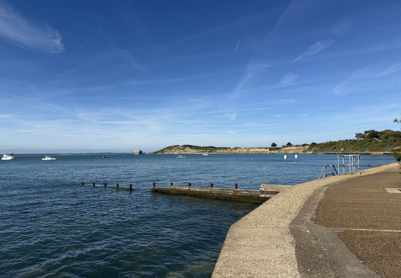 Bungalow in Freshwater - Westway - Colwell Bay 