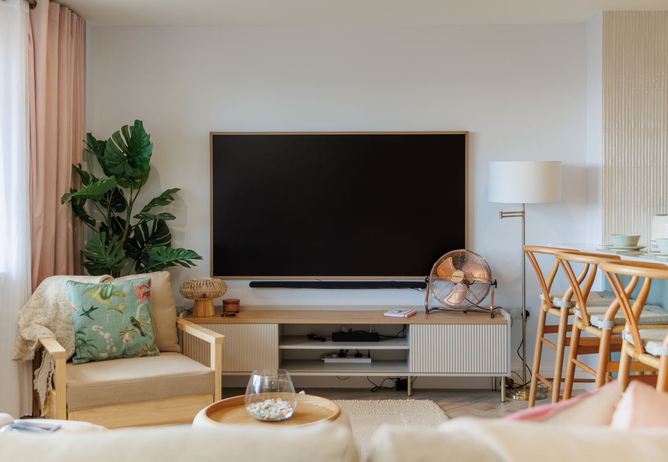 Comfortable living room at Hummingbird, a two-bedroom ground-floor apartment on Sandown seafront.
