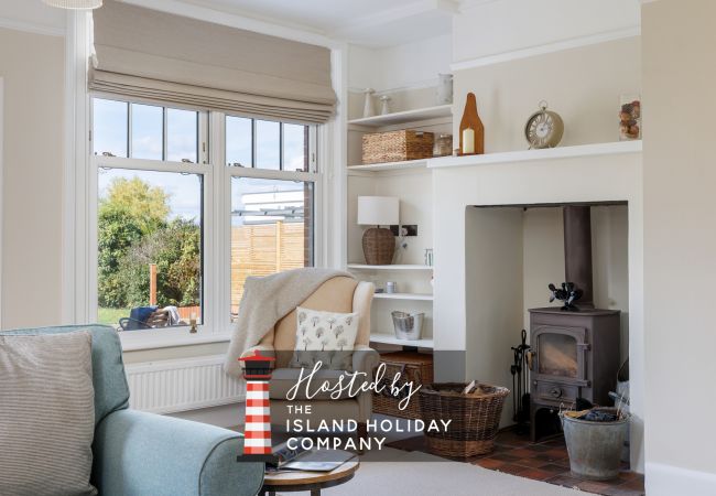House in Totland Bay - Sandy Lane 