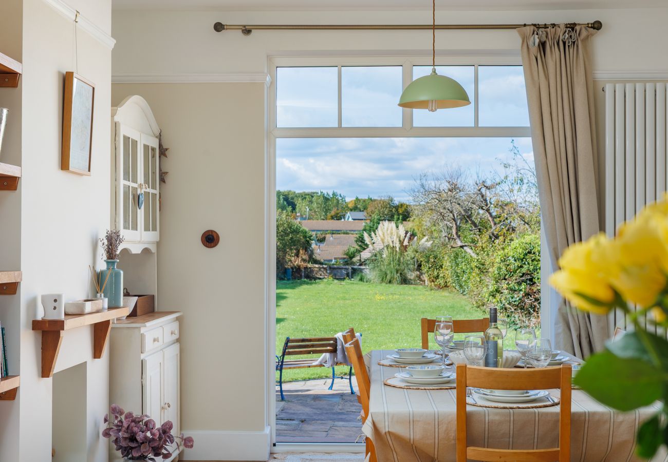 House in Totland Bay - Sandy Lane 