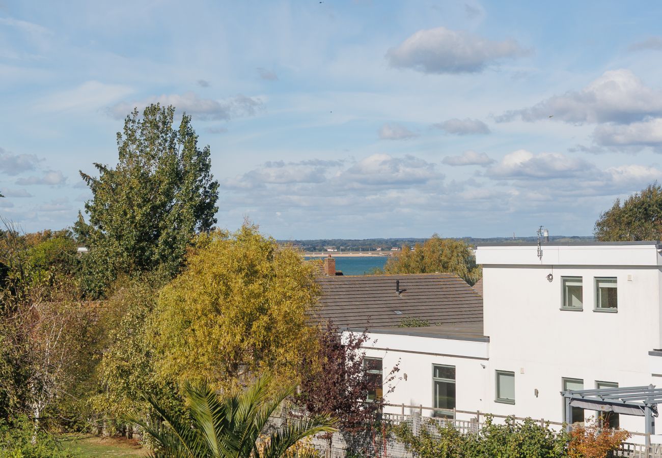 House in Totland Bay - Sandy Lane 