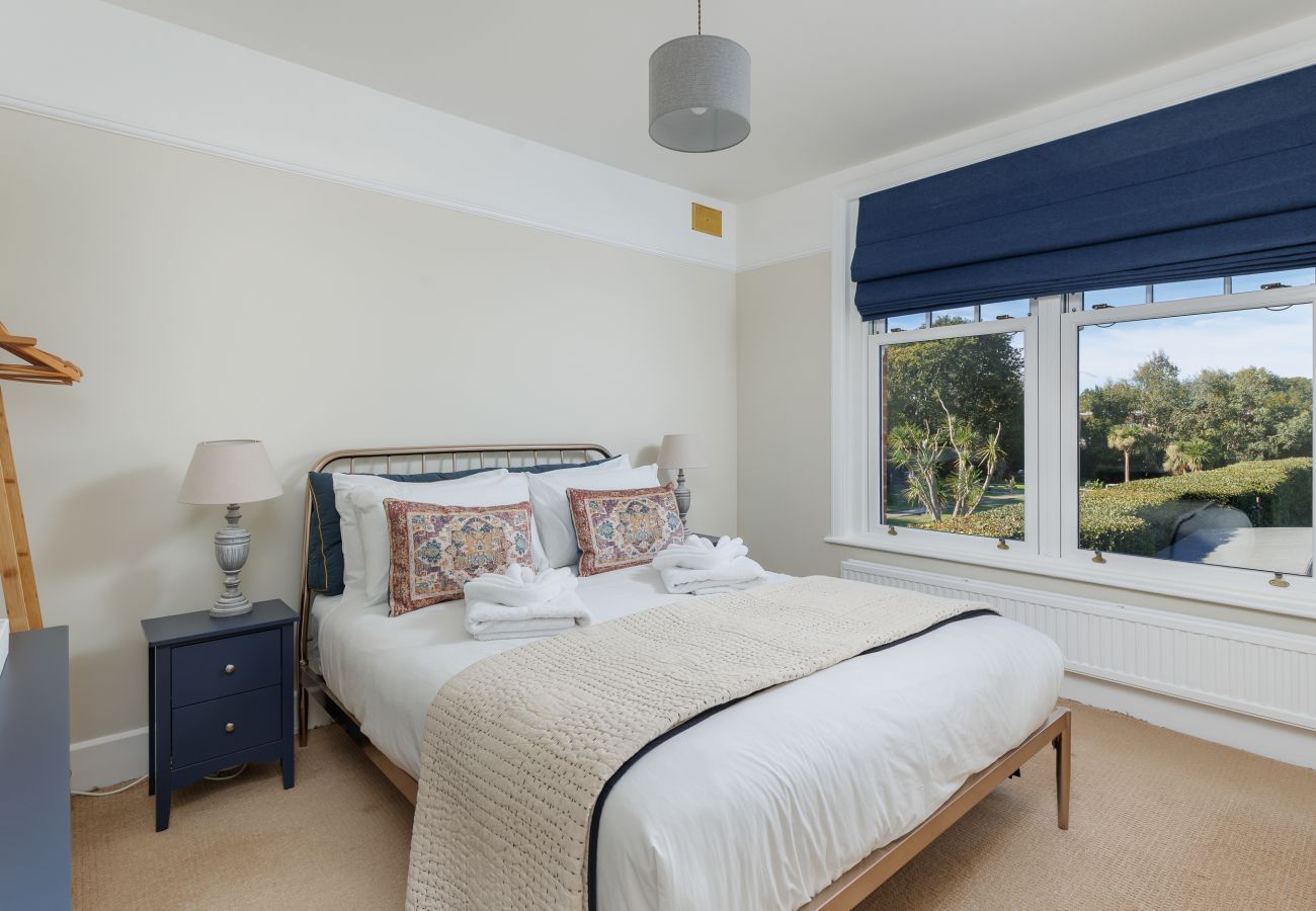 House in Totland Bay - Sandy Lane 