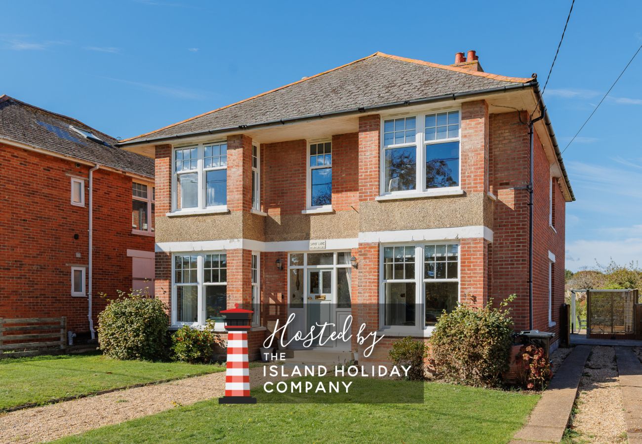 House in Totland Bay - Sandy Lane 