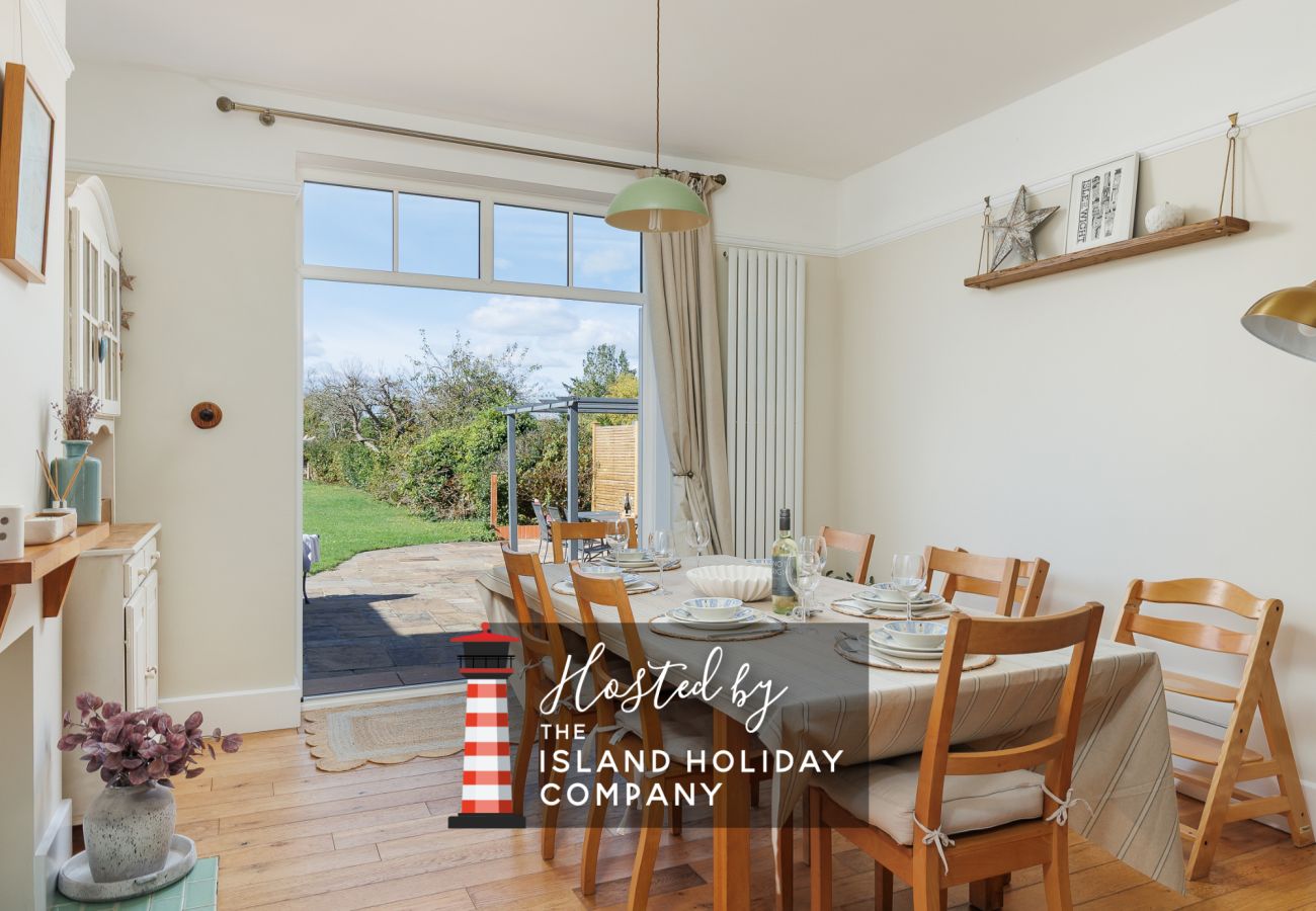 House in Totland Bay - Sandy Lane 