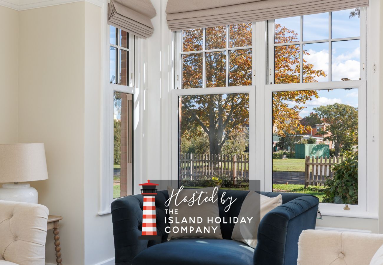 House in Totland Bay - Sandy Lane 